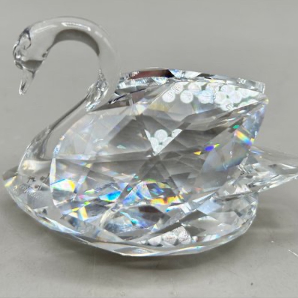 SWAROVSKI CUT CRYSTAL SWAN FIGURINE